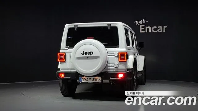 Jeep Wrangler — Фото автомобиля 4
