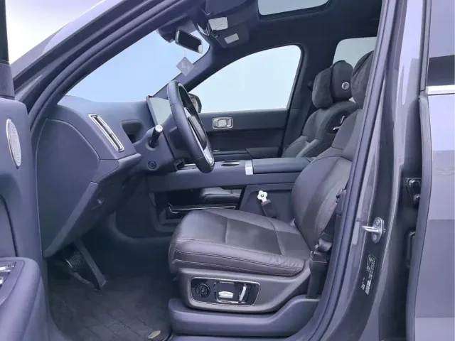 Li Auto L8 — Фото автомобиля 9