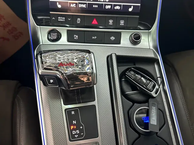 Audi A7L — Фото автомобиля 17