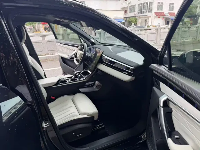 Geely Boyue L — Фото автомобиля 11