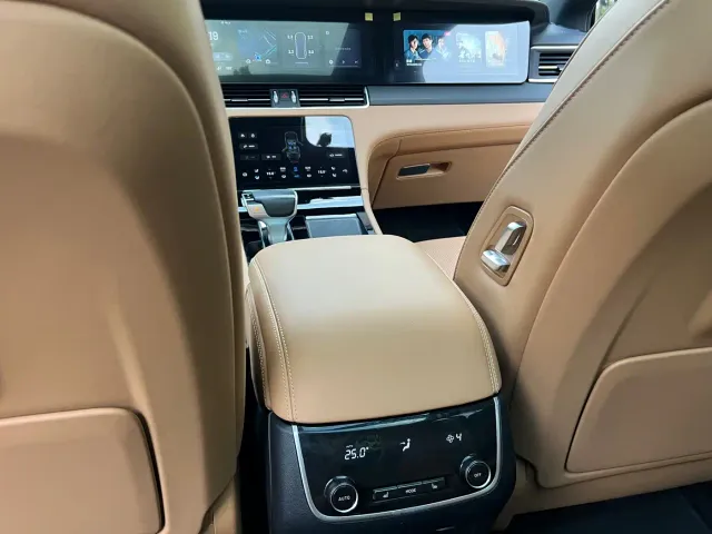 Li Auto ONE — Фото автомобиля 23
