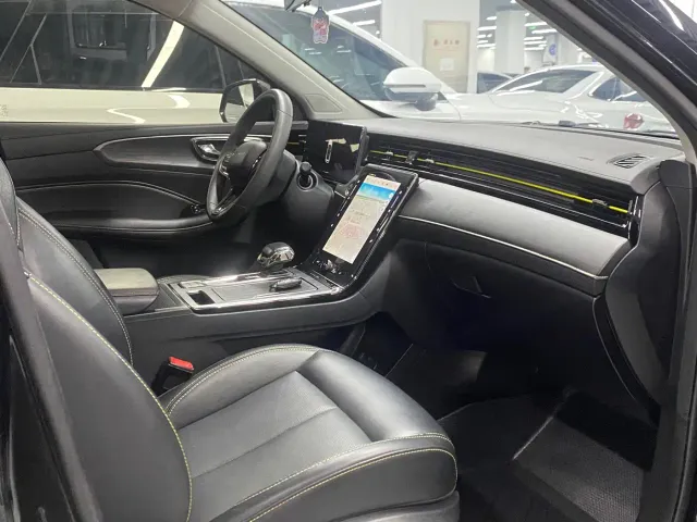 Roewe RX5 — Фото автомобиля 4