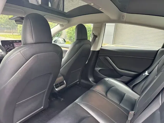 Tesla Model 3 — Фото автомобиля 7