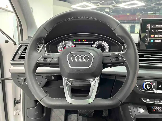 Audi Q5L — Фото автомобиля 15