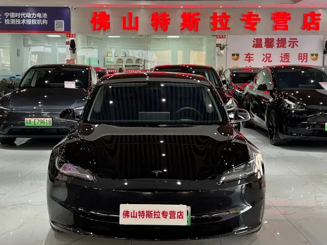 Tesla Model 3 — Фото автомобиля 5