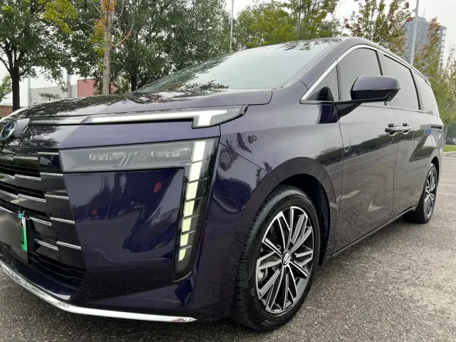 GAC Trumpchi E8 — Фото автомобиля 4
