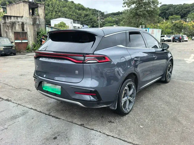 BYD Tang — Фото автомобиля 7