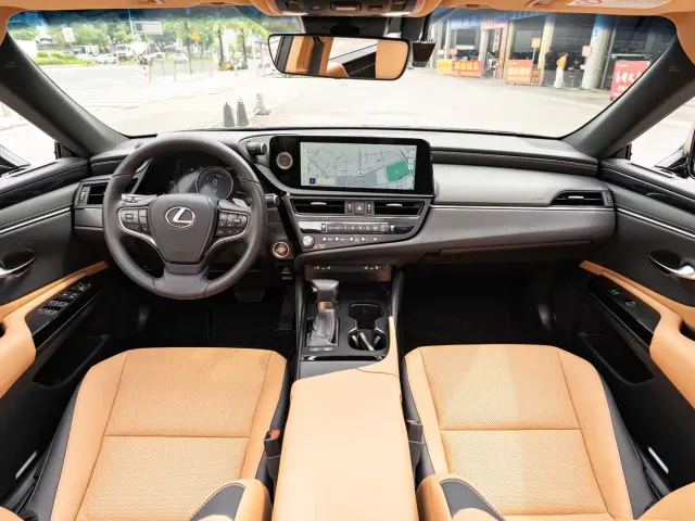 Lexus ES — Фото автомобиля 13