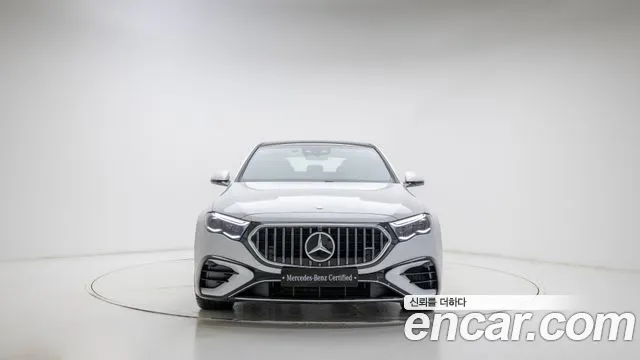 Mercedes-Benz E-Class — Фото автомобиля 3