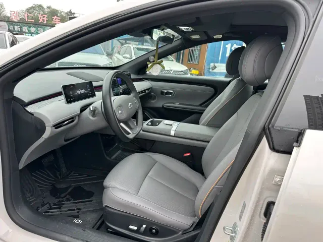 Changan Qiyuan A06 — Фото автомобиля 9