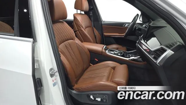 BMW X7 — Фото автомобиля 12