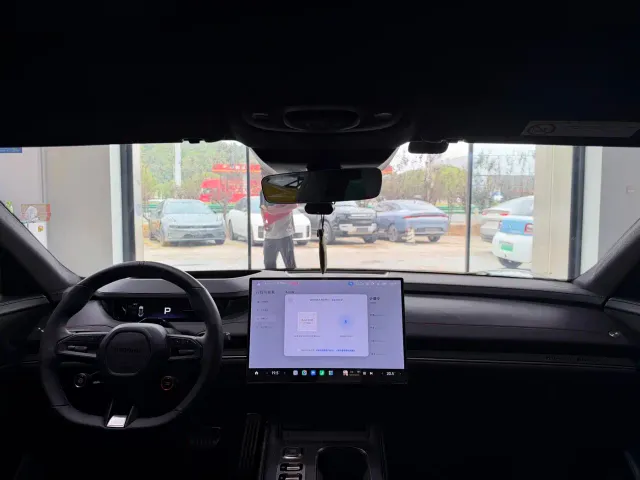 Xiaomi SU7 — Фото автомобиля 3