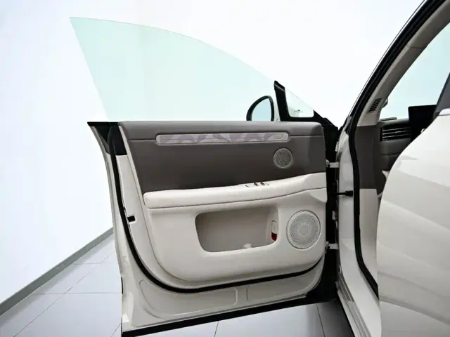 IM Motors LS6 — Фото автомобиля 21