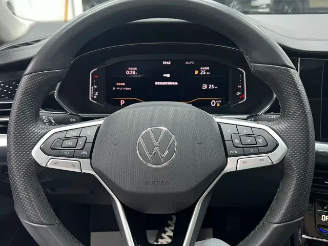 Volkswagen Passat — Фото автомобиля 20