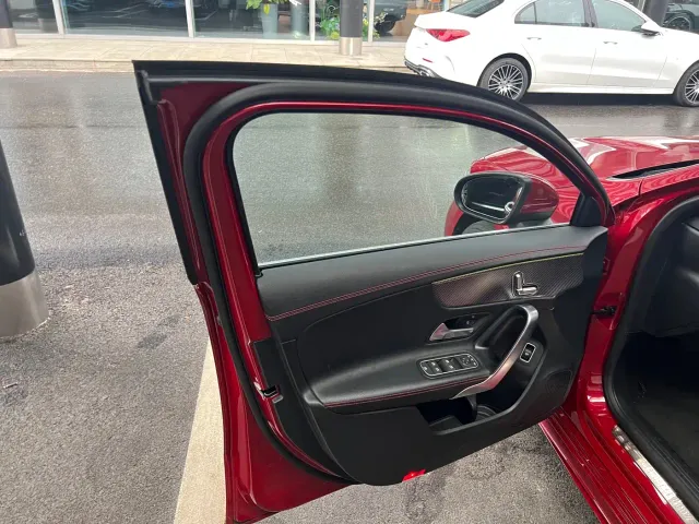 Mercedes-Benz A-Class — Фото автомобиля 5