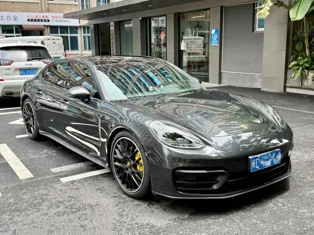 Porsche Panamera — Фото автомобиля 3