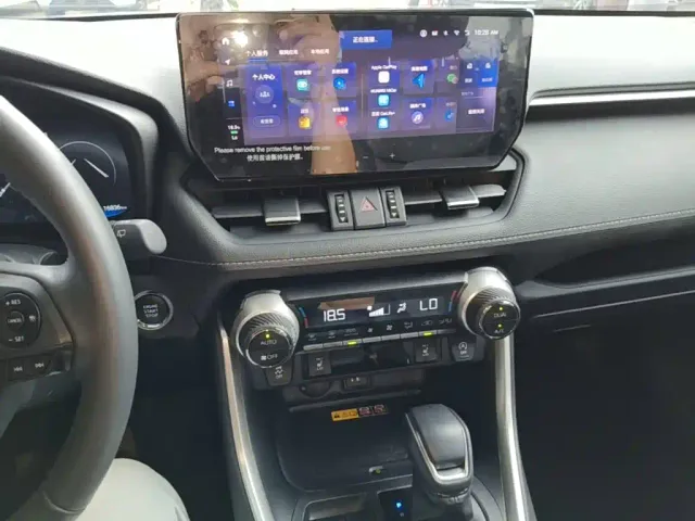 Toyota RAV4 — Фото автомобиля 12