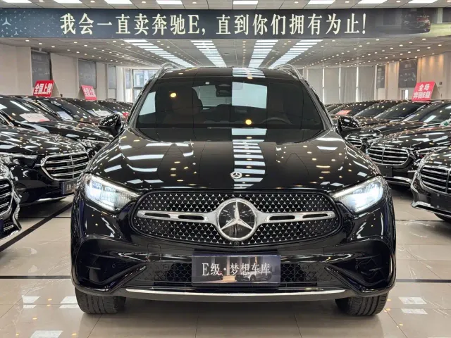 Фотография автомобиля — Mercedes-Benz GLC-Class