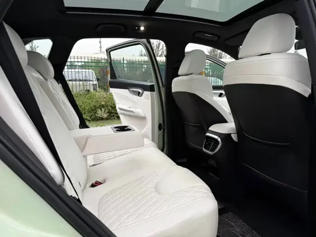 Besturn Yueyi 07 2025 210km Leisure Edition — Фото автомобиля 18