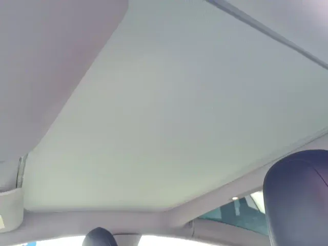 Tesla Model 3 — Фото автомобиля 17