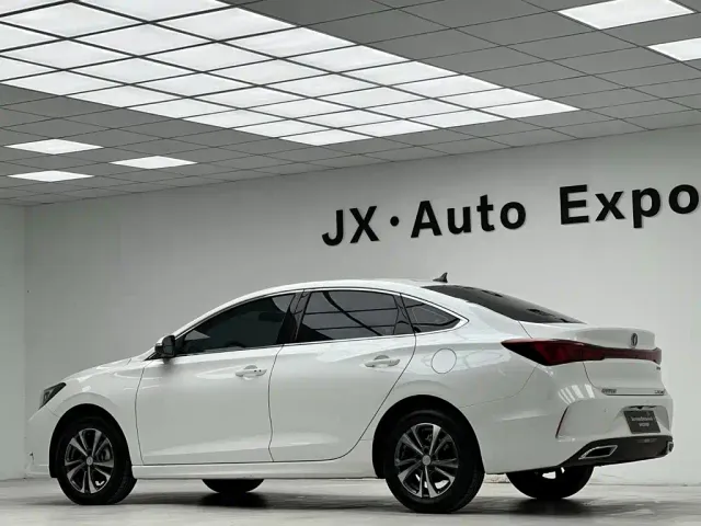 Changan Eado — Фото автомобиля 9