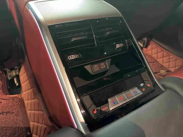 BMW 8 Series — Фото автомобиля 16