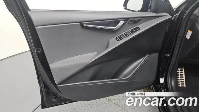 Kia Niro The All New Niro Signature — Фото автомобиля 24