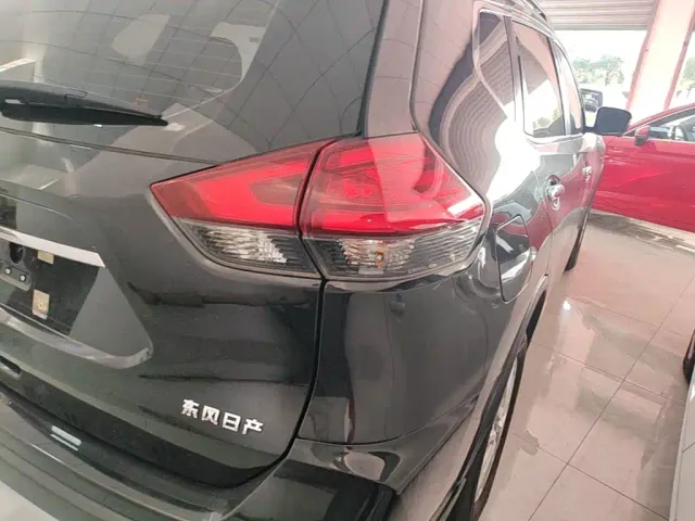 Nissan X-Trail — Фото автомобиля 7