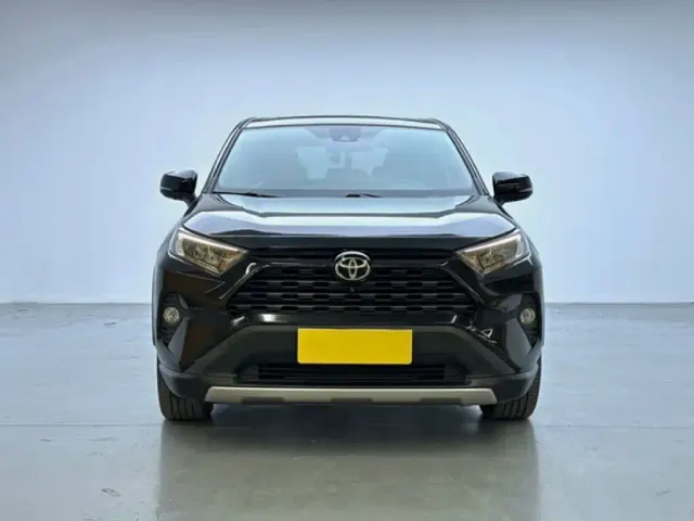 Toyota RAV4 — Фото автомобиля 2
