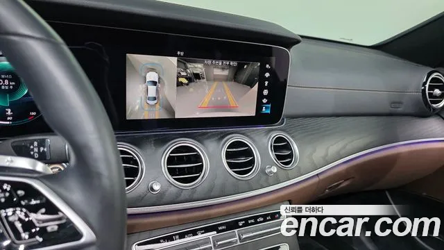 Mercedes-Benz E-Class — Фото автомобиля 15
