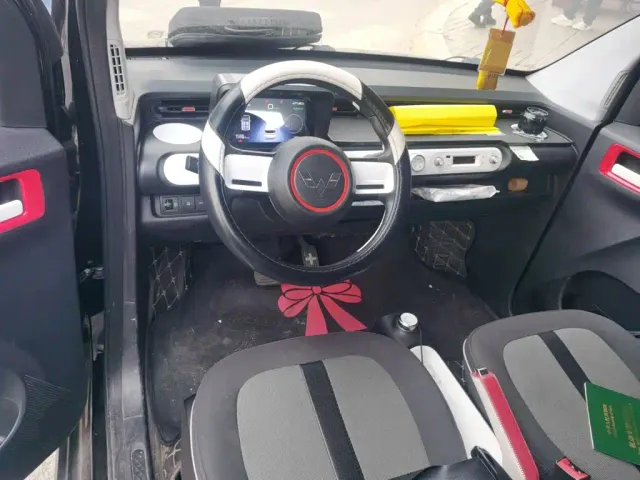 Wuling Hongguang Mini EV — Фото автомобиля 10