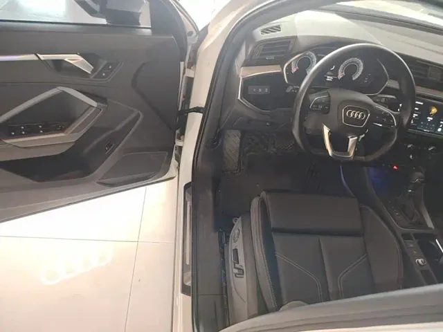 Audi Q3 — Фото автомобиля 15