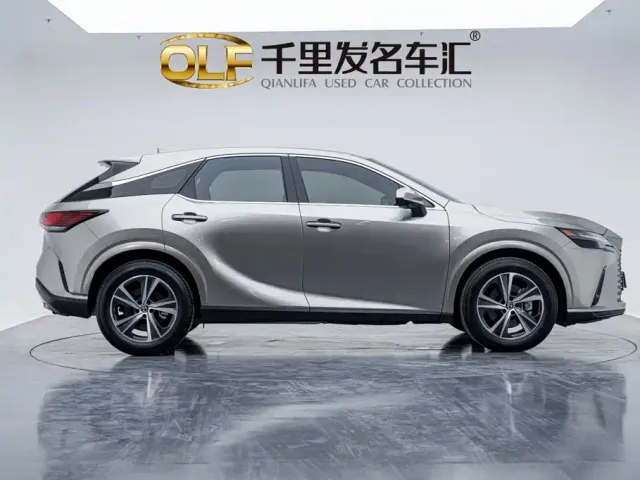 Lexus RX — Фото автомобиля 4