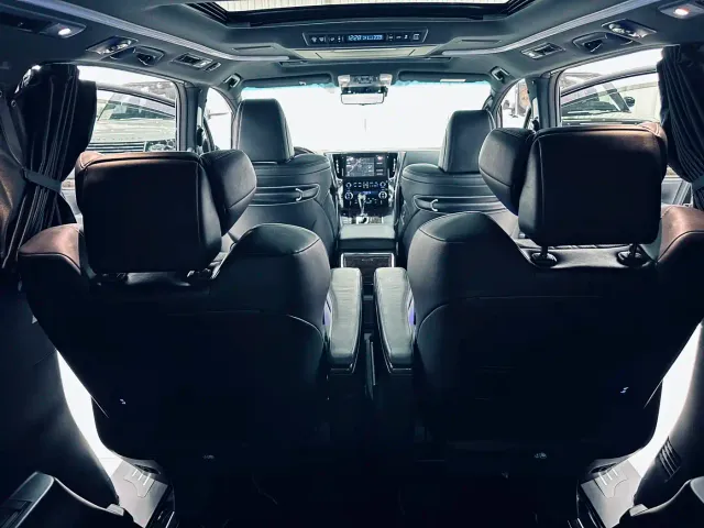 Toyota Vellfire — Фото автомобиля 16