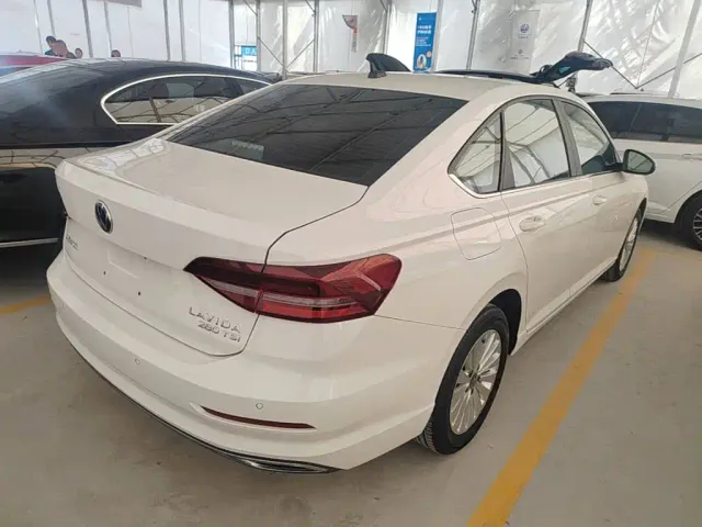 Volkswagen Lavida — Фото автомобиля 6