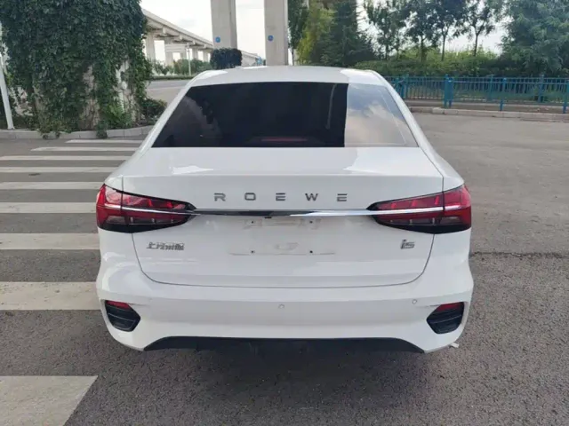 Roewe i5 — Фото автомобиля 5
