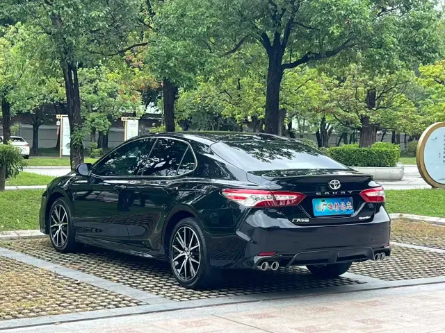 Toyota Camry — Фото автомобиля 4