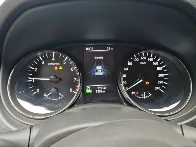 Nissan X-Trail — Фото автомобиля 12