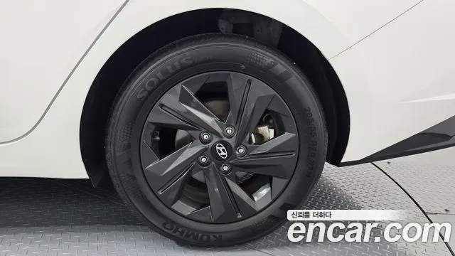 Hyundai AVANTE — Фото автомобиля 21
