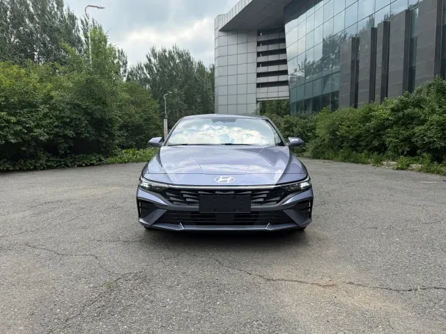 Hyundai Elantra — Фото автомобиля 2