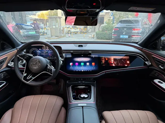 Mercedes-Benz E-Class — Фото автомобиля 6