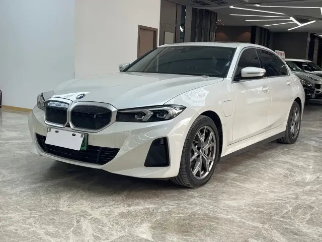 Фотография автомобиля — BMW i3