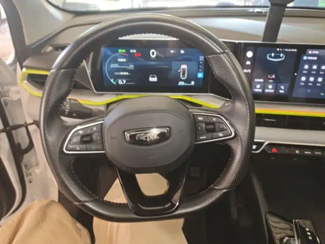 Geely Binyue — Фото автомобиля 10
