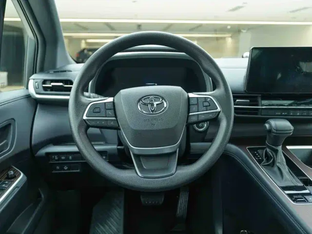 Toyota Granvia — Фото автомобиля 17
