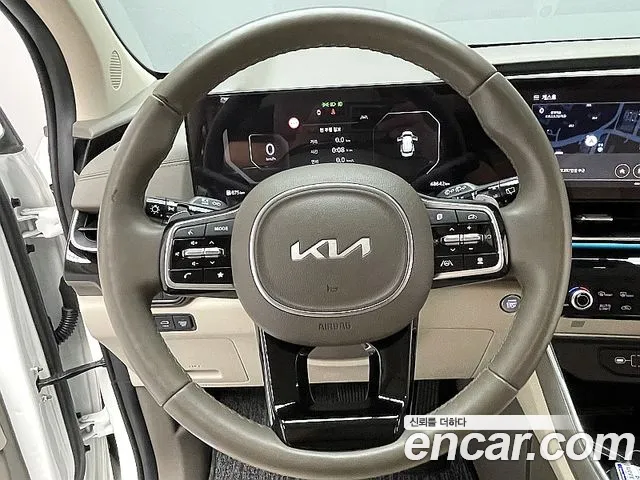 Kia Carnival Generation 4 — Фото автомобиля 11