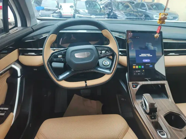 Geely Boyue L — Фото автомобиля 8