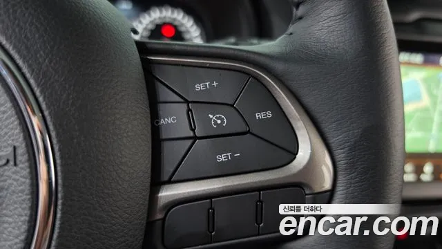 Jeep Renegade — Фото автомобиля 22