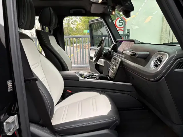 Mercedes-Benz G-Class — Фото автомобиля 14