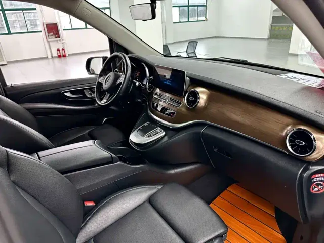 Mercedes-Benz V-Class — Фото автомобиля 5
