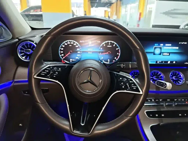 Mercedes-Benz E-Class — Фото автомобиля 10